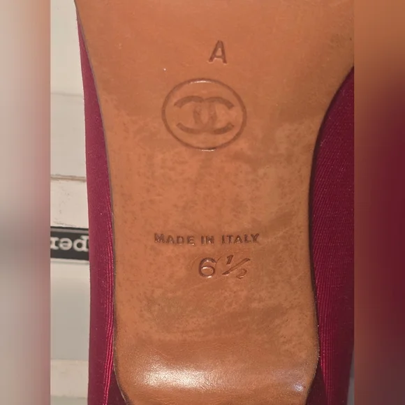 CHANEL Authentic Vintage Red Fabric Pumps toe cap Kitten Heel Size 6.5 - Picture 7 of 12